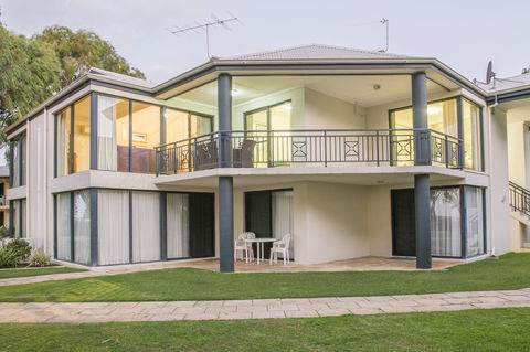 Cape View Beach Resort - Accommodation Burleigh 23