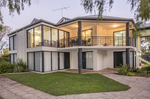 Cape View Beach Resort - Accommodation Burleigh 28