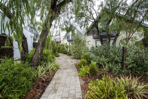 Cape View Beach Resort - Accommodation Burleigh 44