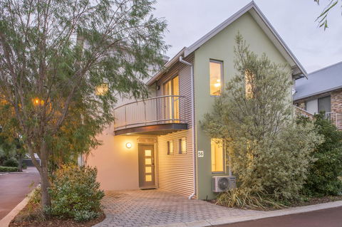 Cape View Beach Resort - Accommodation Burleigh 22