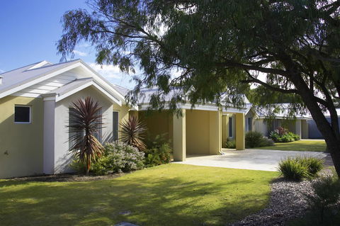Cape View Beach Resort - Accommodation Burleigh 30
