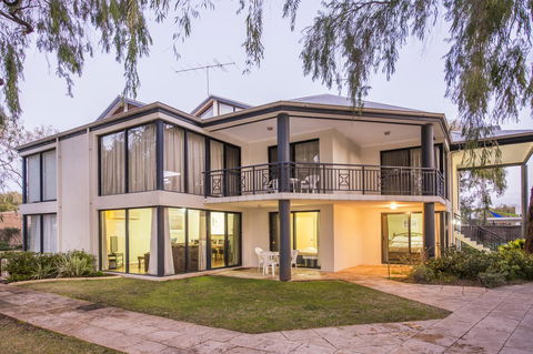 Cape View Beach Resort - Accommodation Burleigh 21