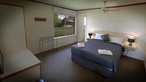 Karri Mia Chalets And Studios - Accommodation Burleigh 20
