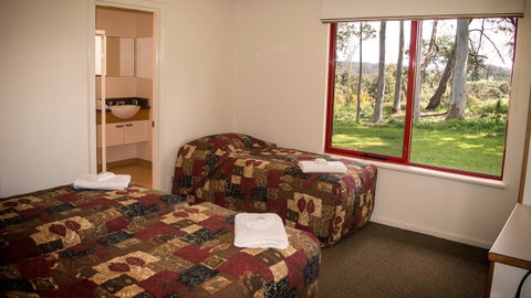 Karri Mia Chalets And Studios - Accommodation Burleigh 14