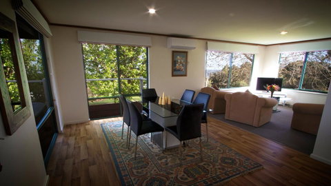 Karri Mia Chalets And Studios - Accommodation Burleigh 25