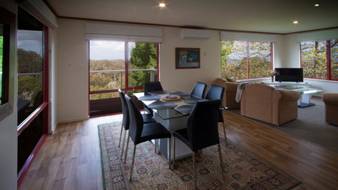Karri Mia Chalets And Studios - Accommodation Burleigh 19