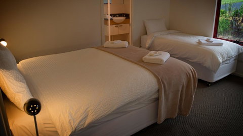 Karri Mia Chalets And Studios - Accommodation Burleigh 6