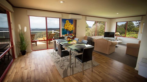 Karri Mia Chalets And Studios - Accommodation Burleigh 36