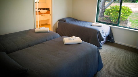 Karri Mia Chalets And Studios - Accommodation Burleigh 17
