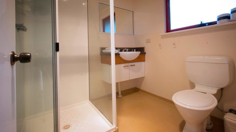 Karri Mia Chalets And Studios - Accommodation Burleigh 26