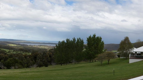 Karri Mia Chalets And Studios - Accommodation Burleigh 5