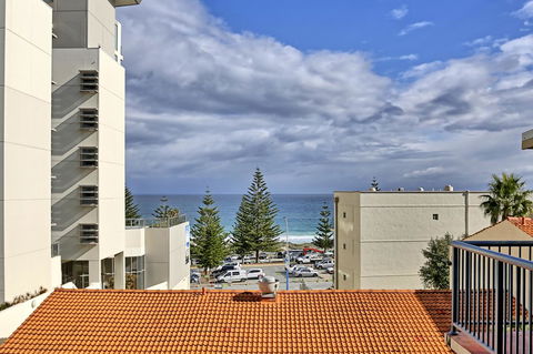 West Beach Lagoon 123 - Location & Views!!! - Accommodation Burleigh 13