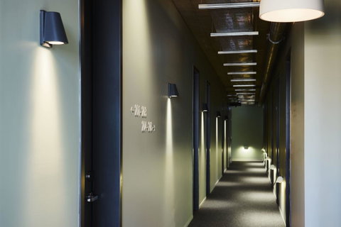 Alex Hotel - Accommodation Burleigh 32