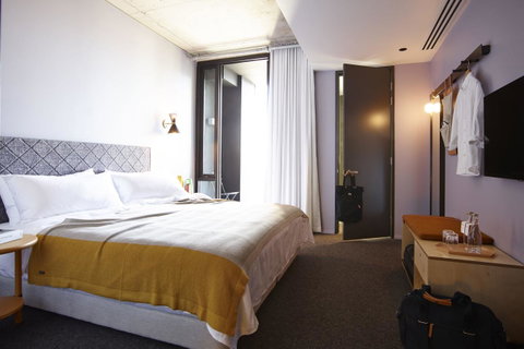 Alex Hotel - Accommodation Burleigh 2