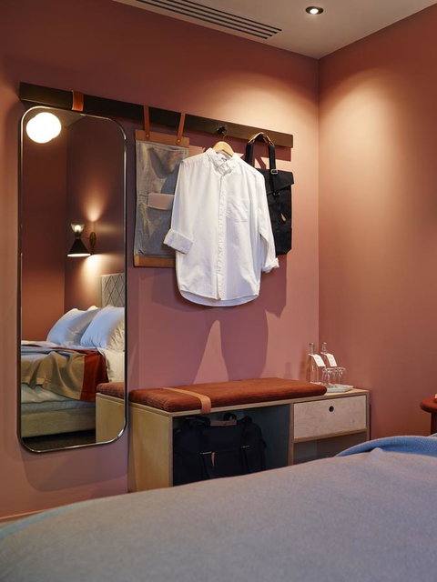 Alex Hotel - Accommodation Burleigh 13