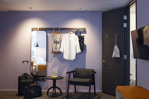 Alex Hotel - Accommodation Burleigh 11