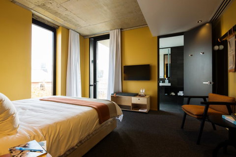 Alex Hotel - Accommodation Burleigh 23