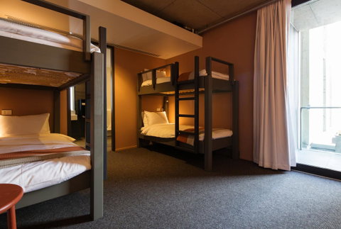 Alex Hotel - Accommodation Burleigh 35