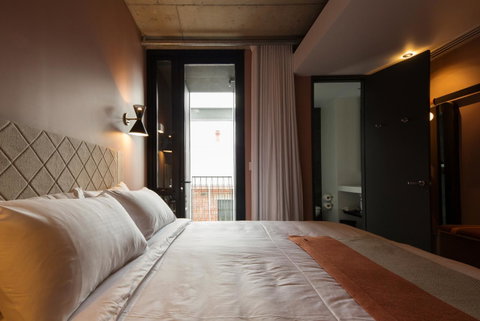 Alex Hotel - Accommodation Burleigh 37