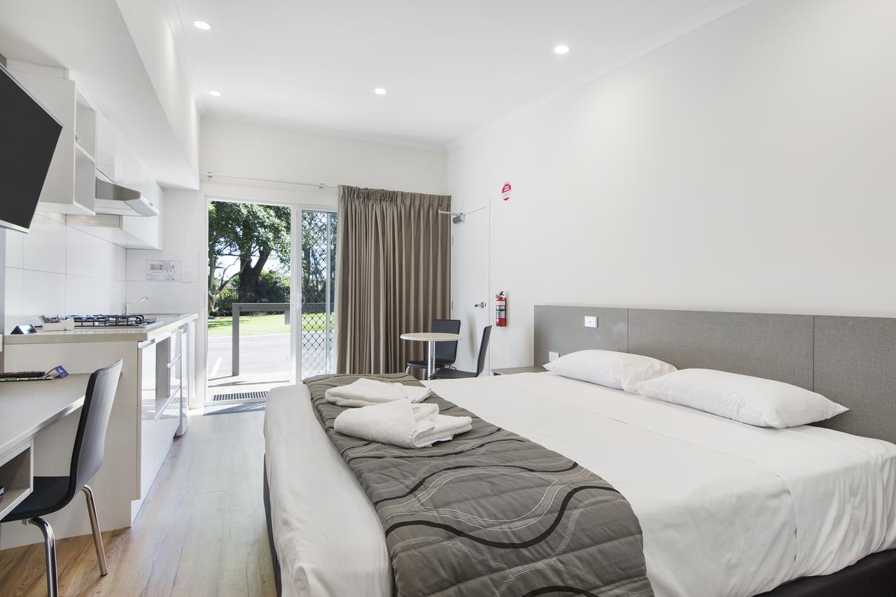 Forrestfield WA Accommodation Burleigh