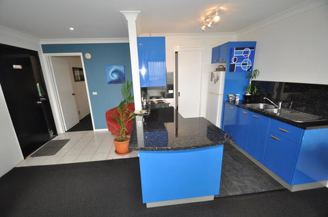 Beachfront Apartments - Accommodation Burleigh 7