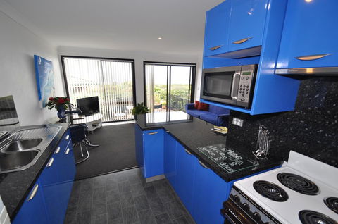 Beachfront Apartments - Accommodation Burleigh 6