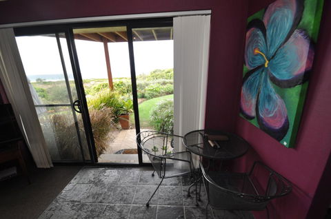 Beachfront Apartments - Accommodation Burleigh 9