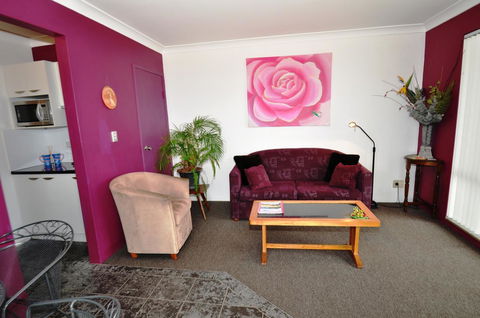 Beachfront Apartments - Accommodation Burleigh 2