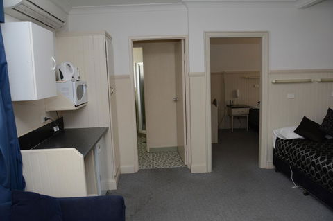 Ben Chifley Motor Inn - Accommodation Burleigh 21