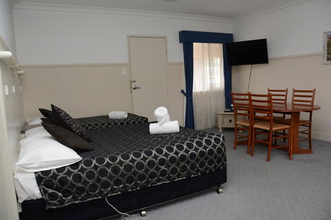Ben Chifley Motor Inn - Accommodation Burleigh 20