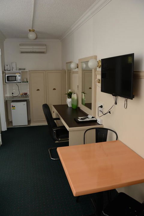 Ben Chifley Motor Inn - Accommodation Burleigh 17