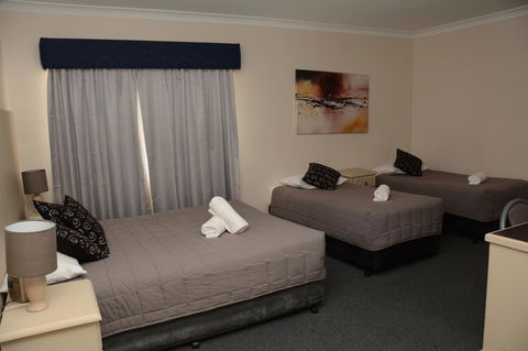 Ben Chifley Motor Inn - Accommodation Burleigh 16