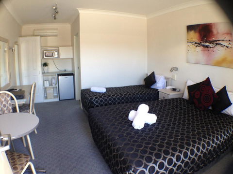 Ben Chifley Motor Inn - Accommodation Burleigh 29