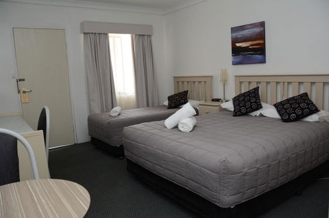 Ben Chifley Motor Inn - Accommodation Burleigh 14