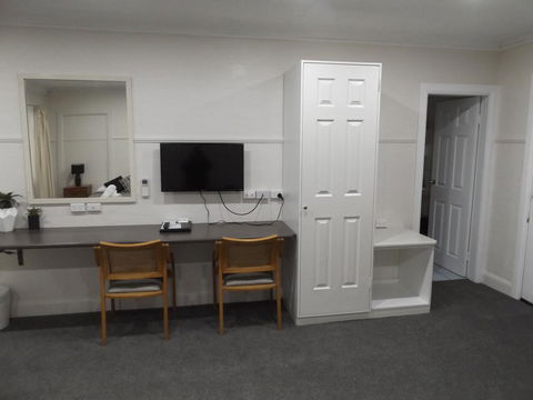 Ben Chifley Motor Inn - Accommodation Burleigh 6