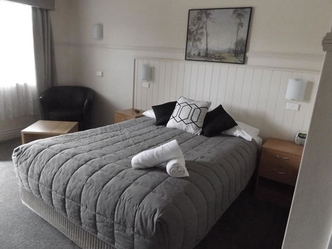Ben Chifley Motor Inn - Accommodation Burleigh 2