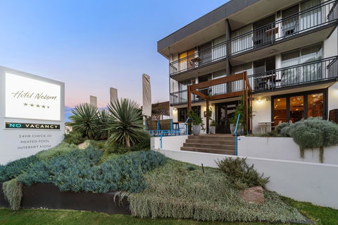 Hotel Nelson - Accommodation Burleigh 0