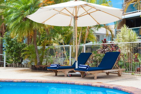 The Lord Byron - Accommodation Burleigh 23