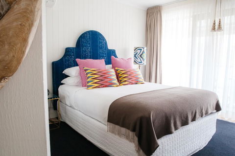 The Lord Byron - Accommodation Burleigh 1