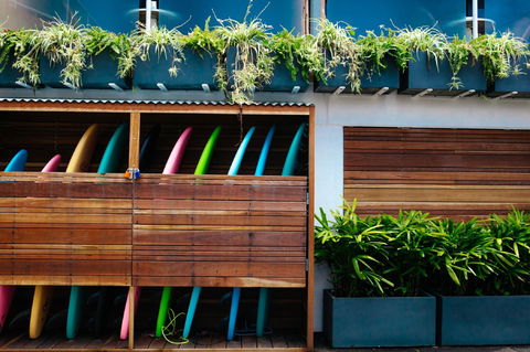 The Lord Byron - Accommodation Burleigh 25