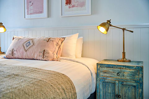 The Lord Byron - Accommodation Burleigh 16