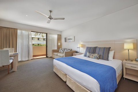 Waves Byron Bay - Accommodation Burleigh 27