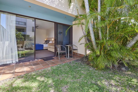 Waves Byron Bay - Accommodation Burleigh 29
