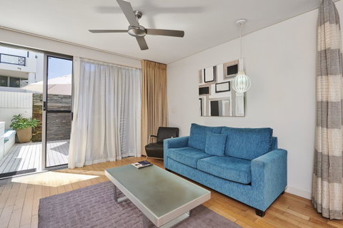 Waves Byron Bay - Accommodation Burleigh 40