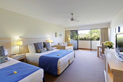 Waves Byron Bay - Accommodation Burleigh 23