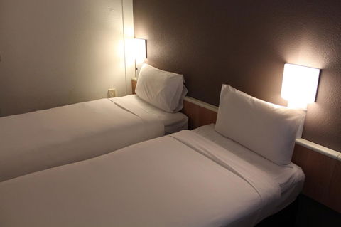 Ibis Thornleigh - Accommodation Burleigh 20