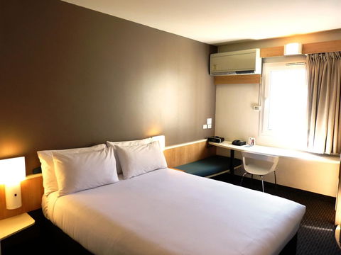 Ibis Thornleigh - Accommodation Burleigh 22