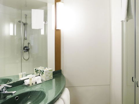 Ibis Thornleigh - Accommodation Burleigh 19