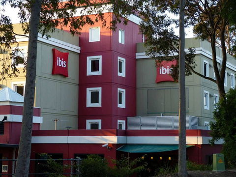 Ibis Thornleigh - Accommodation Burleigh 35