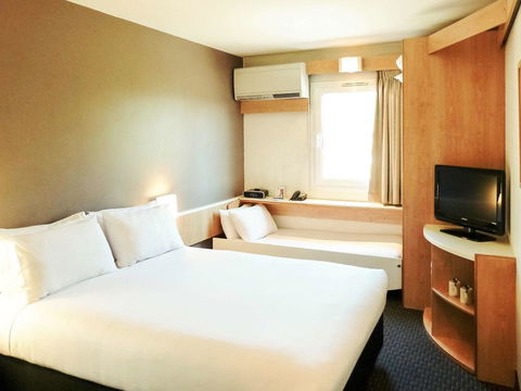 Ibis Thornleigh - Accommodation Burleigh 33